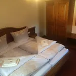 Restaurant & 